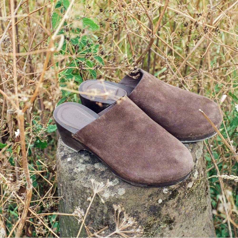 DÔEN Anouk Brown Suede Clogs Size 38